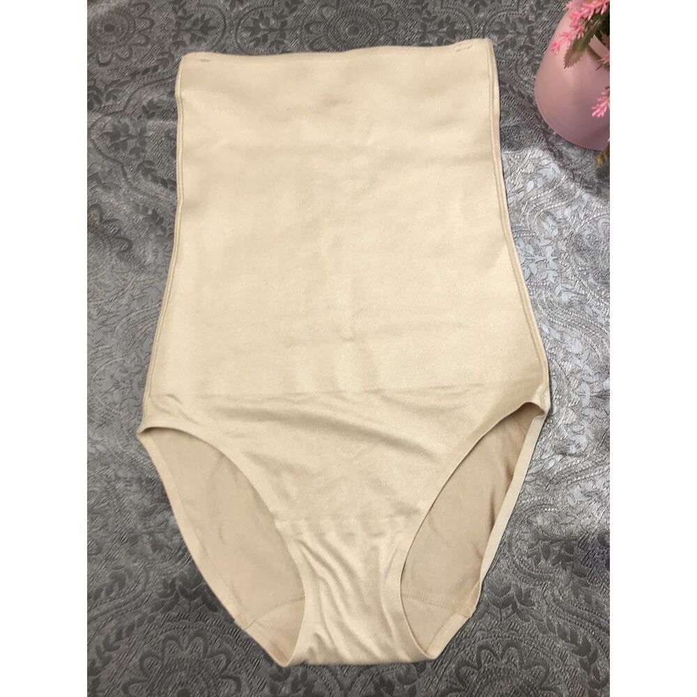 Wacoal Women's Hi-Waist Slimmer Thigh Shaper Smoothing SAND Solid Bottoms SZ SM